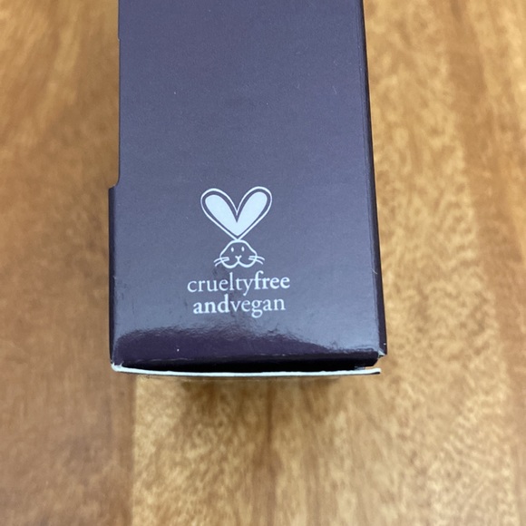 Tarte Amazonian Clay Foundation - Picture 4 of 4